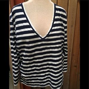 Cute deep V neck  navy and white striped top!